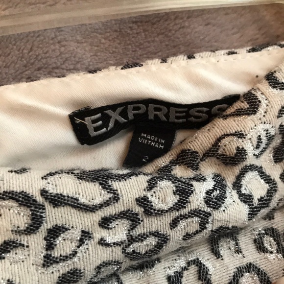 Express Skort - Picture 4 of 5